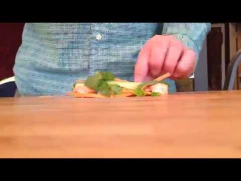 How to Assemble a Summer Roll