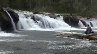 preview picture of video 'Sandstone Falls, New River Gorge National River, West Virginia'