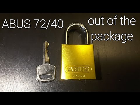 Picking an ABUS 72/40 out of the package [01]