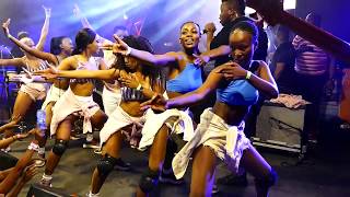 Dladla Mshunqisi   Chothoza Cotho live Kasi Xmas