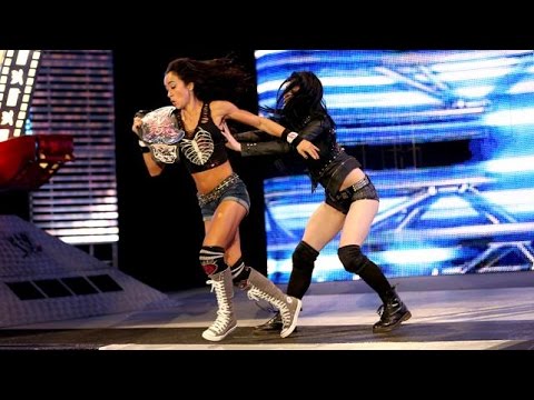 WWE SmackDown! 08.01.14 AJ Lee vs. Rosa Mendes (720p)