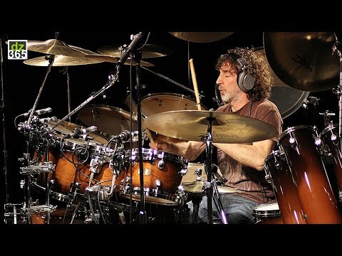 Simon Phillips plays his Warm-up Drum Exercises - Part I