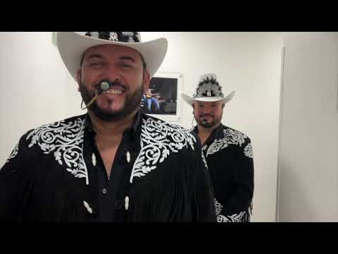 Los Viejones de Linares - Al Puro Llavazo (Video Oficial)