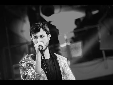 Oscar and the Wolf - Back To Black (ft. Tsar B) (live)