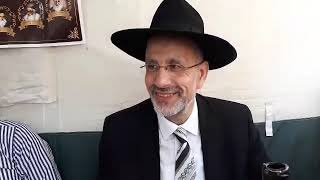 Les lois et minahguim de Hol Hamoed Souccot en direct de la soucca de Asher