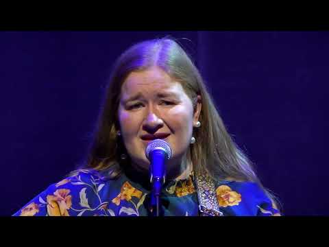 01 Synnøve Brøndbo Plassen, musikalsk innslag