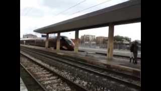 preview picture of video 'Fermate e Transiti alla Stazione di Fano'