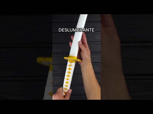 Vídeo relacionado con AMONT - Katana Decorativa Japonesa en Bambú - Modelo Agatsuma Zenitsu - Serie Anime | 105 cm - Auténtica Réplica en Madera para Exhibición o Entrenamiento | EYM