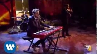 Renzo Rubino canta "Ora" ospite de "Le Invasioni Barbariche"