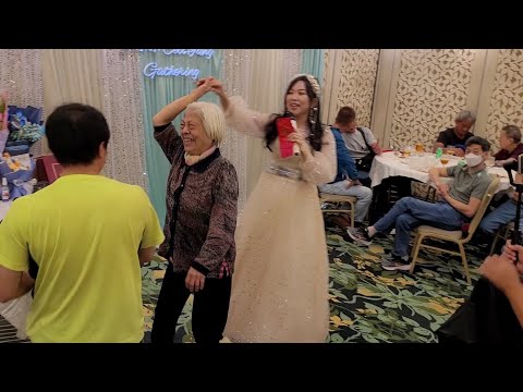 鄧冰冰🎤《紅唇綠酒/至少還有你》(12)鄧冰冰演唱會週年紀念日慶祝晚會2022.11.19