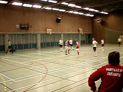 PIF - Gothia Futsal Förening, avspark (2010-12-08).MOV