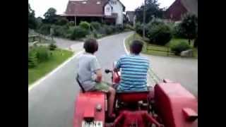 preview picture of video 'Paul's Birthday-Trip on vintage tractor'