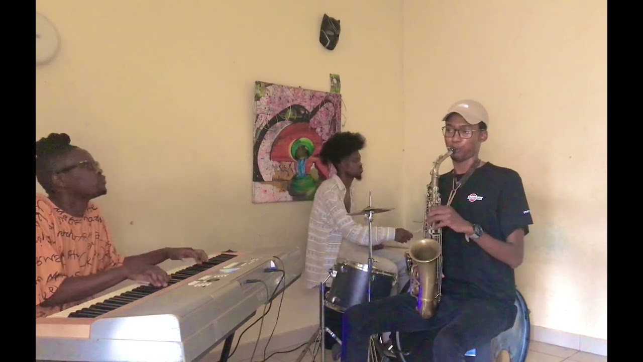 オーズOP アフリカ高校吹奏楽部