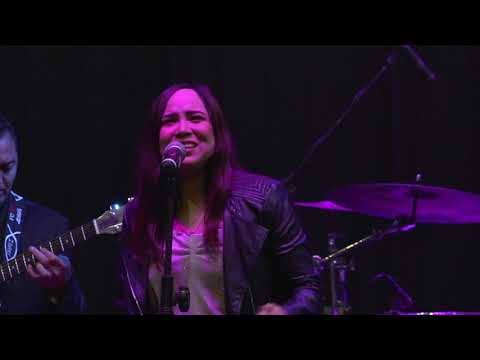 IN JESUS NAME - Israel and New breed - Cover Amigos