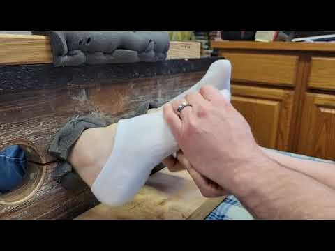 Callie Smith is Back for a Tickle Challenge! "Link in Description" | 98.7 The Feeture Show