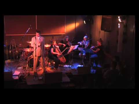 Joe Blow - S květináčem v náručí