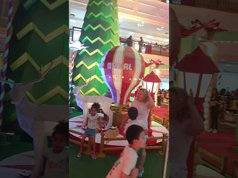 #criançasbrincando no jardim do #papainoel #shopping PÁTIO PAULISTA #shorts