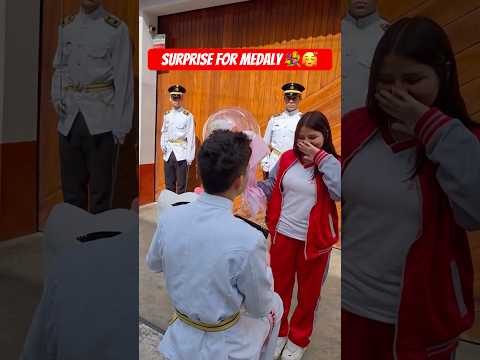 Surprise for Medaly 🥰💐 #birthdaysurprise #sorpresadecumpleaños #chambelanes #15años