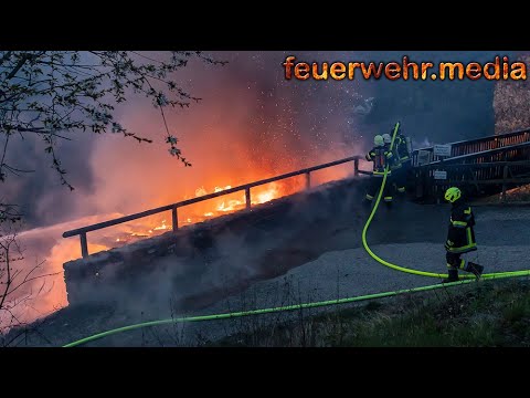 Weithin sichtbarer Brand bei der Burgruine Senftenberg