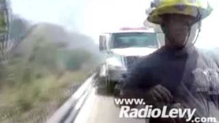 preview picture of video 'SOFOCAN INCENDIO EN LA AUTOPISTA MANZANILLO'