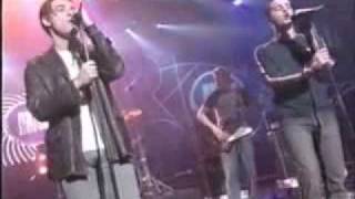 Download lagu A1 Here comes the rain live mp3