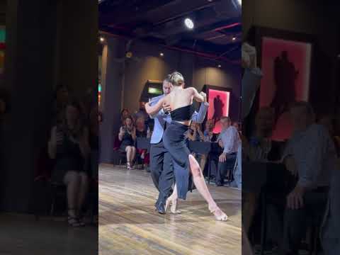  Jeannette Erazú  and  Leandro Capparelli  are  dancing  to  the  tango  "  En Esta Tarde Gris  "  by  Aníbal Troilo