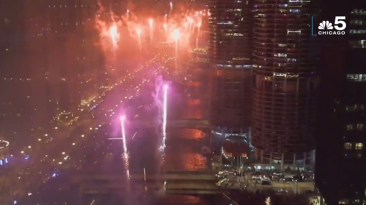 Chicago New Year's Eve fireworks over the river