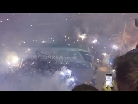 Final Copa do Brasil 2016 - Grêmio x Atlético MG - Chegada do ônibus na Arena