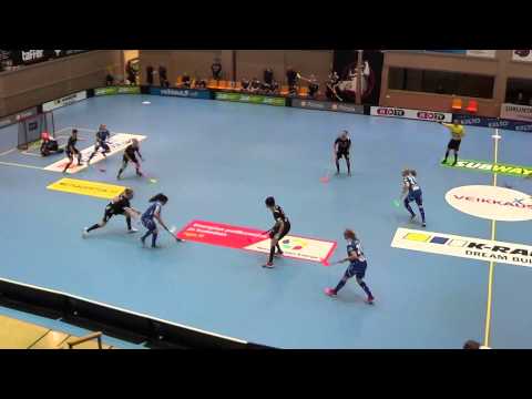 Naisten liiga, Happee - Crackers, erä 1