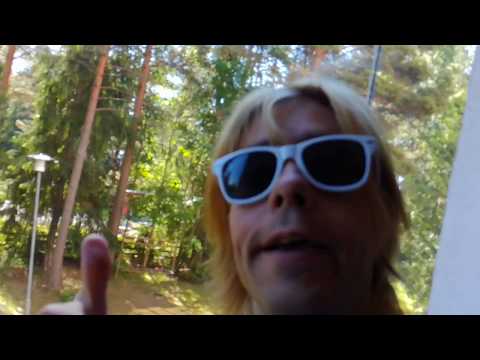 Nyt kukkia kastelemassa