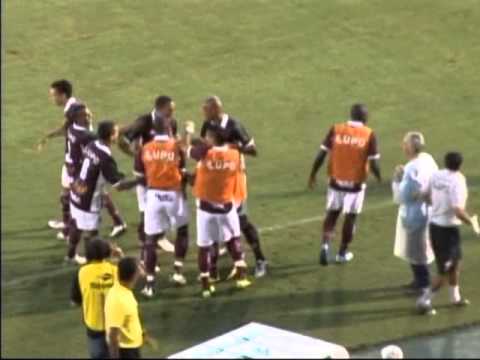 Gols do atacante Tuia