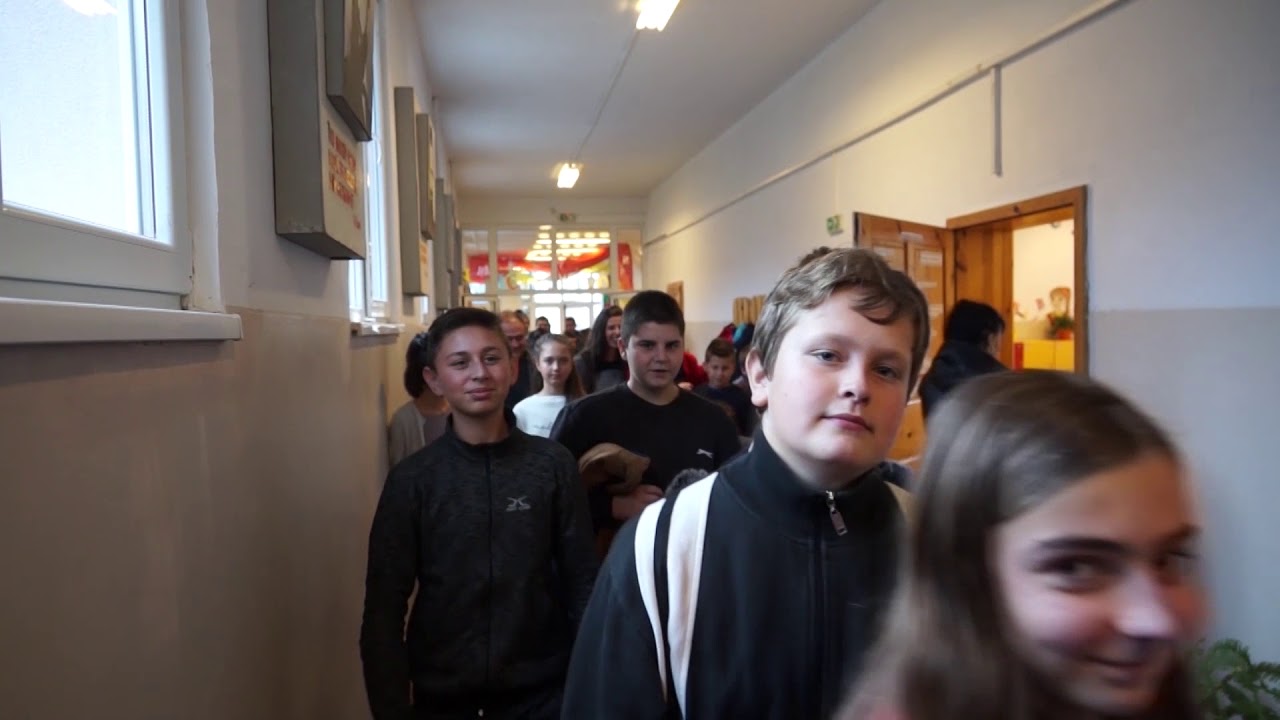 За първи път министър в 100-годишно школо