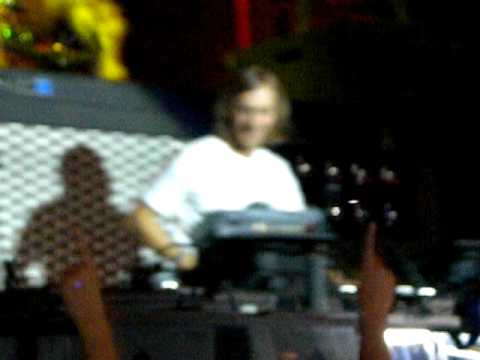 David guetta se presenta en Fabrik