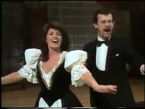 DÉLIBÁBOS HORTOBÁGYON - Huszka Jenő: ERZSÉBET c. operettjéből énekel ZSADON ANDREA és SZOLNOKI TIBOR