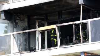 preview picture of video 'Flat ontruimd wegens brand (Middelbrand) aan de Roeselarestraat in Breda (2014-05-05)'