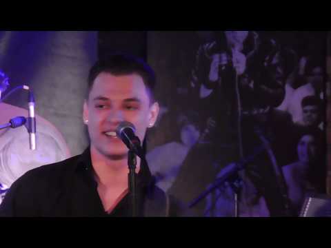 Cagey Strings 2019 im MCA mit Nick Sücker - Runaround Sue