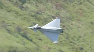 preview picture of video 'Typhoon  Mach Loop Corris Corner'