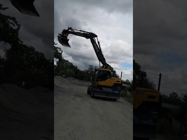 590165 Wheeled excavator Volvo EW 160 D -2013