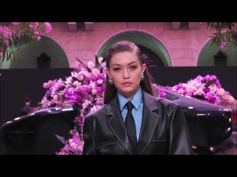 Gigi Hadid x Versace | Runway Evolution (2015 - 2021)