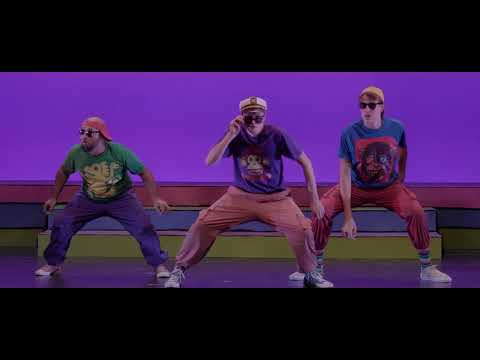 Trailer montage: Horton with clover, Bird Girls in nightclub pose, Whos in bustle