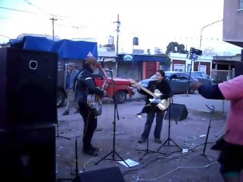 Ella hace los deberes  20/06/2014