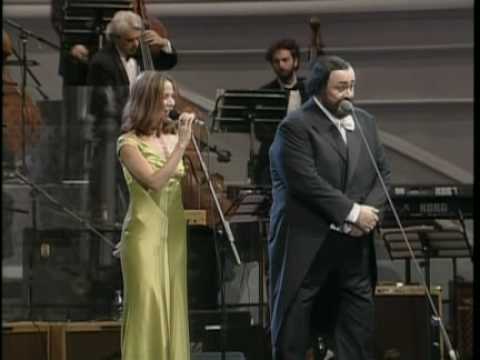 Pavarotti and Sheryl Crow "La Ci Darem La Mano" 1996 (Pavarotti and Friends)