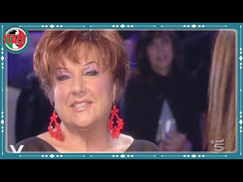 “Le regalava agli amici” Orietta Berti su Costanzo, retroscena commovente mai svelato prima