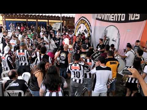 "Maria, eu sei que você treme - Aniversário do Movimento 105 Minutos" Barra: Movimento 105 Minutos &bull; Club: Atlético Mineiro