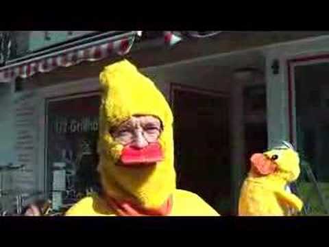 Pulcinator in der Grillstube (Dittsche)