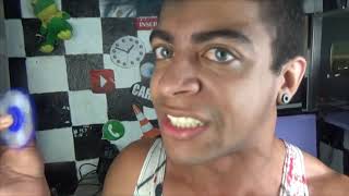 zoio meio cabisbaixo das ideia