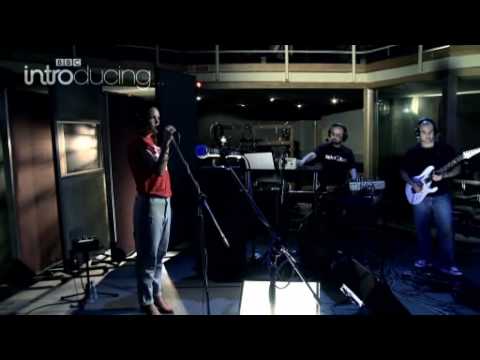 Kaliyuga ft Jenna G live (Engine-EarZ Experiment)