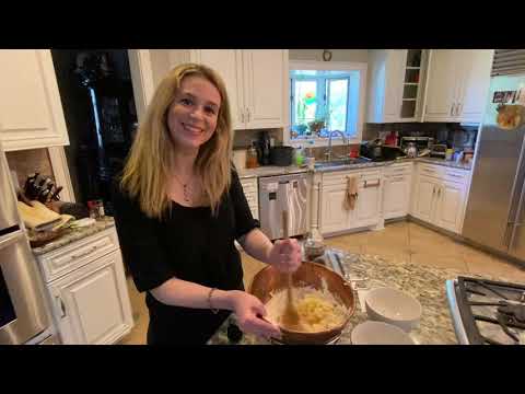 In The Kitchen With Ana - The Perfect Chocolate Chip Cookies | Ana Cristina Cash