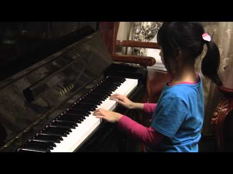 Sophia z Lee plays Funny puppy on piano