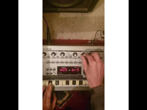Roland MC303 groovebox step recording